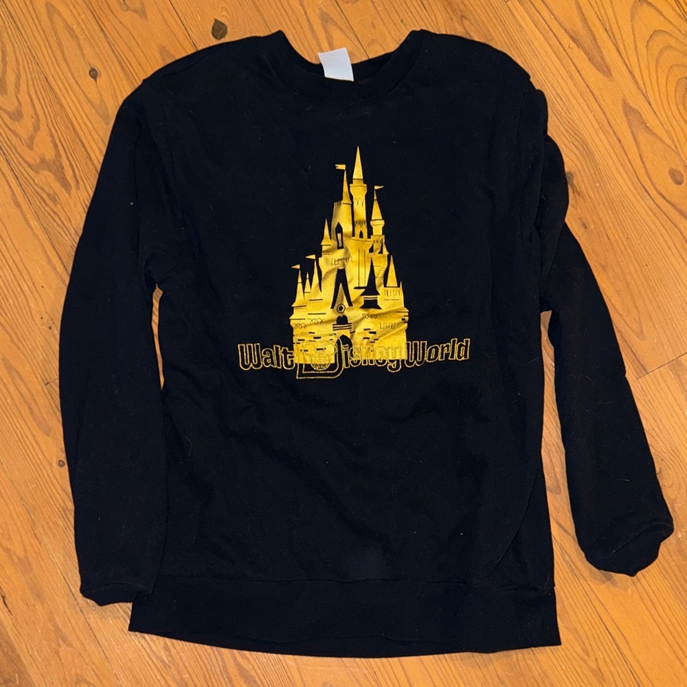 Disney sweatshirt size large